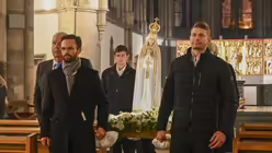 Die Fatima-Lichterprozession am Sonntag, dem 6. Oktober 2024 in Köln der Initiative Deutschland betet Rosenkranz e. V. mit Erzbischof Rainer Maria Kardinal Woelki. / © Beatrice Tomasetti (DR)