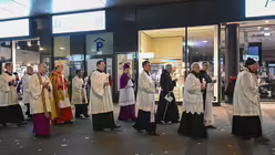 Die Fatima-Lichterprozession am Sonntag, dem 6. Oktober 2024 in Köln der Initiative Deutschland betet Rosenkranz e. V. mit Erzbischof Rainer Maria Kardinal Woelki. / © Beatrice Tomasetti (DR)