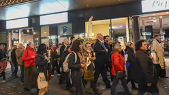 Die Fatima-Lichterprozession am Sonntag, dem 6. Oktober 2024 in Köln der Initiative Deutschland betet Rosenkranz e. V. mit Erzbischof Rainer Maria Kardinal Woelki. / © Beatrice Tomasetti (DR)