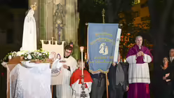 Die Fatima-Lichterprozession am Sonntag, dem 6. Oktober 2024 in Köln der Initiative Deutschland betet Rosenkranz e. V. mit Erzbischof Rainer Maria Kardinal Woelki. / © Beatrice Tomasetti (DR)