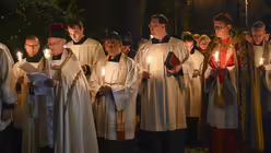 Die Fatima-Lichterprozession am Sonntag, dem 6. Oktober 2024 in Köln der Initiative Deutschland betet Rosenkranz e. V. mit Erzbischof Rainer Maria Kardinal Woelki. / © Beatrice Tomasetti (DR)