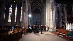 Eindrücke der Kreuzwegandacht am Karfreitag, dem 18. April 2025 aus dem Kölner Dom mit Erzbischof Rainer Maria Kardinal Woelki. / © Nicolas Ottersbach (DR)
