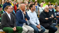 Eindrücke des Gottesdienstes, der am 29. August 2025 anlässlich des 20-jährigen Jubiläums des Weltjugendtags im Erzbistum Köln auf dem Papsthügel mit Erzbischof Koch stattfand. / © Beatrice Tomasetti (DR)