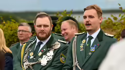 Eindrücke des Gottesdienstes, der am 29. August 2025 anlässlich des 20-jährigen Jubiläums des Weltjugendtags im Erzbistum Köln auf dem Papsthügel mit Erzbischof Koch stattfand. / © Beatrice Tomasetti (DR)