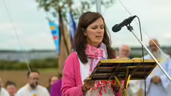 Eindr&uuml;cke des Gottesdienstes, der am 29. August 2025 anl&auml;sslich des 20-j&auml;hrigen Jubil&auml;ums des Weltjugendtags im Erzbistum K&ouml;ln auf dem Papsth&uuml;gel mit Erzbischof Koch stattfand. / &copy; Beatrice Tomasetti (DR)