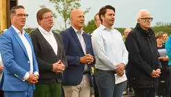 Eindr&uuml;cke des Gottesdienstes, der am 29. August 2025 anl&auml;sslich des 20-j&auml;hrigen Jubil&auml;ums des Weltjugendtags im Erzbistum K&ouml;ln auf dem Papsth&uuml;gel mit Erzbischof Koch stattfand. / &copy; Beatrice Tomasetti (DR)