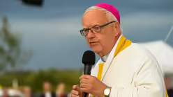 Eindrücke des Gottesdienstes, der am 29. August 2025 anlässlich des 20-jährigen Jubiläums des Weltjugendtags im Erzbistum Köln auf dem Papsthügel mit Erzbischof Koch stattfand. / © Beatrice Tomasetti (DR)