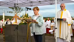 Eindr&uuml;cke des Gottesdienstes, der am 29. August 2025 anl&auml;sslich des 20-j&auml;hrigen Jubil&auml;ums des Weltjugendtags im Erzbistum K&ouml;ln auf dem Papsth&uuml;gel mit Erzbischof Koch stattfand. / &copy; Beatrice Tomasetti (DR)