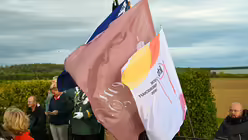 Eindr&uuml;cke des Gottesdienstes, der am 29. August 2025 anl&auml;sslich des 20-j&auml;hrigen Jubil&auml;ums des Weltjugendtags im Erzbistum K&ouml;ln auf dem Papsth&uuml;gel mit Erzbischof Koch stattfand. / &copy; Beatrice Tomasetti (DR)