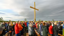 Eindr&uuml;cke des Gottesdienstes, der am 29. August 2025 anl&auml;sslich des 20-j&auml;hrigen Jubil&auml;ums des Weltjugendtags im Erzbistum K&ouml;ln auf dem Papsth&uuml;gel mit Erzbischof Koch stattfand. / &copy; Beatrice Tomasetti (DR)