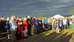 Eindrücke des Gottesdienstes, der am 29. August 2025 anlässlich des 20-jährigen Jubiläums des Weltjugendtags im Erzbistum Köln auf dem Papsthügel mit Erzbischof Koch stattfand. / © Beatrice Tomasetti (DR)