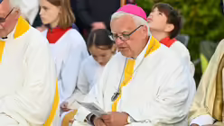 Eindrücke des Gottesdienstes, der am 29. August 2025 anlässlich des 20-jährigen Jubiläums des Weltjugendtags im Erzbistum Köln auf dem Papsthügel mit Erzbischof Koch stattfand. / © Beatrice Tomasetti (DR)
