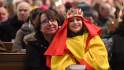 Bilder der di&ouml;zesanen Aussendungsfeier der Sternsinger f&uuml;r das Erzbistum K&ouml;ln am Samstag, dem 27. Dezember 2025, im K&ouml;lner Dom mit dem Erzbischof von K&ouml;ln, Rainer Maria Kardinal Woelki. / &copy; Beatrice Tomasetti (DR)