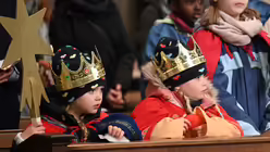 Bilder der di&ouml;zesanen Aussendungsfeier der Sternsinger f&uuml;r das Erzbistum K&ouml;ln am Samstag, dem 27. Dezember 2025, im K&ouml;lner Dom mit dem Erzbischof von K&ouml;ln, Rainer Maria Kardinal Woelki. / &copy; Beatrice Tomasetti (DR)