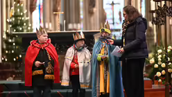 Bilder der di&ouml;zesanen Aussendungsfeier der Sternsinger f&uuml;r das Erzbistum K&ouml;ln am Samstag, dem 27. Dezember 2025, im K&ouml;lner Dom mit dem Erzbischof von K&ouml;ln, Rainer Maria Kardinal Woelki. / &copy; Beatrice Tomasetti (DR)