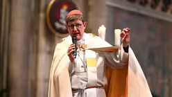 Bilder der di&ouml;zesanen Aussendungsfeier der Sternsinger f&uuml;r das Erzbistum K&ouml;ln am Samstag, dem 27. Dezember 2025, im K&ouml;lner Dom mit dem Erzbischof von K&ouml;ln, Rainer Maria Kardinal Woelki. / &copy; Beatrice Tomasetti (DR)