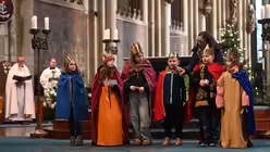 Bilder der di&ouml;zesanen Aussendungsfeier der Sternsinger f&uuml;r das Erzbistum K&ouml;ln am Samstag, dem 27. Dezember 2025, im K&ouml;lner Dom mit dem Erzbischof von K&ouml;ln, Rainer Maria Kardinal Woelki. / &copy; Beatrice Tomasetti (DR)