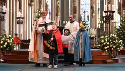 Bilder der di&ouml;zesanen Aussendungsfeier der Sternsinger f&uuml;r das Erzbistum K&ouml;ln am Samstag, dem 27. Dezember 2025, im K&ouml;lner Dom mit dem Erzbischof von K&ouml;ln, Rainer Maria Kardinal Woelki. / &copy; Beatrice Tomasetti (DR)