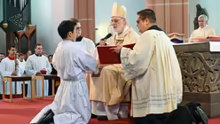 Eindrücke von der Diakonenweihe von vier Seminaristen durch den Kölner Weihbischof Ansgar Puff am Dreifaltigkeitssonntag 2025 in der Euskirchener Herz-Jesu-Kirche. / © Beatrice Tomasetti (DR)