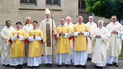 Eindrücke von der Diakonenweihe von vier Seminaristen durch den Kölner Weihbischof Ansgar Puff am Dreifaltigkeitssonntag 2025 in der Euskirchener Herz-Jesu-Kirche. / © Beatrice Tomasetti (DR)