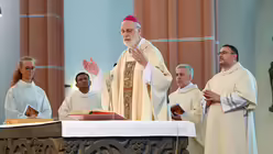 Eindrücke von der Diakonenweihe von vier Seminaristen durch den Kölner Weihbischof Ansgar Puff am Dreifaltigkeitssonntag 2025 in der Euskirchener Herz-Jesu-Kirche. / © Beatrice Tomasetti (DR)