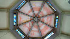 Der Blick in die Kuppel. / © Beatrice Tomasetti (DR)