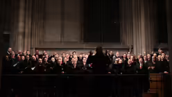 Der K&ouml;lner M&auml;nner-Gesang-Verein gestaltet den Gottesdienst musikalisch. / &copy; Beatrice Tomasetti (DR)