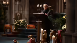 Eine Urenkelin Konrad Adenauers tr&auml;gt die Lesung vor. / &copy; Beatrice Tomasetti (DR)