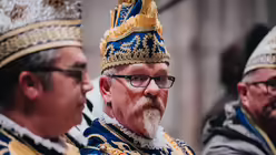 Eindrücke des ökumenischen Gottesdienstes für Kölner Karnevalisten aus dem Kölner Dom für mit Stadtdechant Robert Kleine und Stadtsuperintendent Bernhard Seiger zur Karnevalssession 2025 am Abend des 8. Januar 2025. / © Nicolas Otterbach (DR)