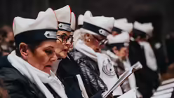 Eindrücke des ökumenischen Gottesdienstes für Kölner Karnevalisten aus dem Kölner Dom für mit Stadtdechant Robert Kleine und Stadtsuperintendent Bernhard Seiger zur Karnevalssession 2025 am Abend des 8. Januar 2025. / © Nicolas Otterbach (DR)