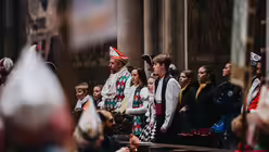 Eindr&uuml;cke des &ouml;kumenischen Gottesdienstes f&uuml;r K&ouml;lner Karnevalisten aus dem K&ouml;lner Dom f&uuml;r mit Stadtdechant Robert Kleine und Stadtsuperintendent Bernhard Seiger zur Karnevalssession 2025 am Abend des 8. Januar 2025. / &copy; Nicolas Otterbach (DR)