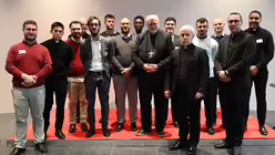 Gruppenbild mit Kardinal Arborelius. / © Beatrice Tomasetti (DR)