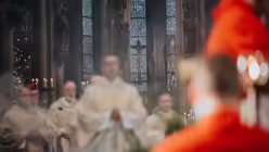 Pontifikalamt am ersten Weihnachtstag 2024 mit Kardinal Woelki / © Nicolas Ottersbach (DR)