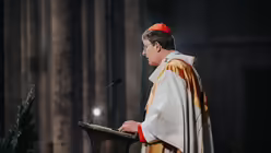 Pontifikalamt am ersten Weihnachtstag 2024 mit Kardinal Woelki / © Nicolas Ottersbach (DR)