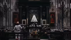 Pontifikalamt am ersten Weihnachtstag 2024 mit Kardinal Woelki / © Nicolas Ottersbach (DR)