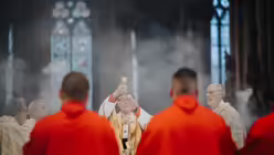 Pontifikalamt am ersten Weihnachtstag 2024 mit Kardinal Woelki / © Nicolas Ottersbach (DR)