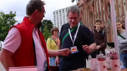 Das domradio.de Team beantwortet Fragen rund um den Sender. / © Martin Biallas (DR)