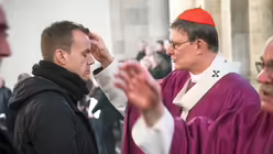 Das Aschenkreuz am Aschermittwoch. / &copy; Ottersbach (DR)