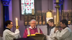 Domdiakon Reimund Witte an Aschermittwoch in St. Aposteln / © Ottersbach (DR)