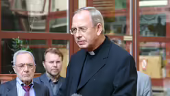 Bildergalerie von der Pressekonferenz vor der Einweihung des Richter-Fensters: Dompropst Dr. Norbert Feldhoff / &copy; Alexander Foxius (DR)