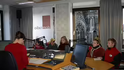 Sternsinger im domradio-Studio / &copy; Michael Borgers (DR)