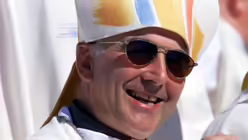 Bischof Felix Genn: Weltjugendtag in Toronto 2002  (KNA)