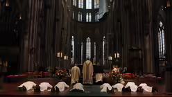 Weihe der St&auml;ndigen Diakone im K&ouml;lner Dom 2010 2 / &copy; Robert Boecker (DR)