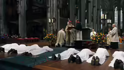 Weihe der St&auml;ndigen Diakone im K&ouml;lner Dom 2010 8 / &copy; Robert Boecker (DR)