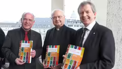 Pr&auml;sentation der Patientenversorgung mit Landesbischof Friedrich Weber, Erzbischof Robert Zollitsch und Landesbischof Jochen Bohl 1 / &copy; Boecker