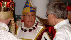 Das Dreigestirn bei domradio.de: domradio.de-Chefredakteur Ingo Br&uuml;ggenj&uuml;rgen mit Prinz Frank I. / &copy; Alex Foxius (DR)