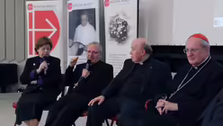 Kirche-in-Not-Versammlung mit Kardinal Meisner und Bischof Tebartz-van-Elst / &copy; Boecker