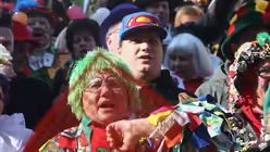 Weiberfastnacht auf dem K&ouml;lner Alter Markt 7 / &copy; Boecker
