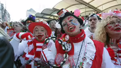 Weiberfastnacht auf dem K&ouml;lner Alter Markt 13 / &copy; Boecker