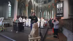 Aussendung des Altenberger Lichtes 21 / &copy; Boecker